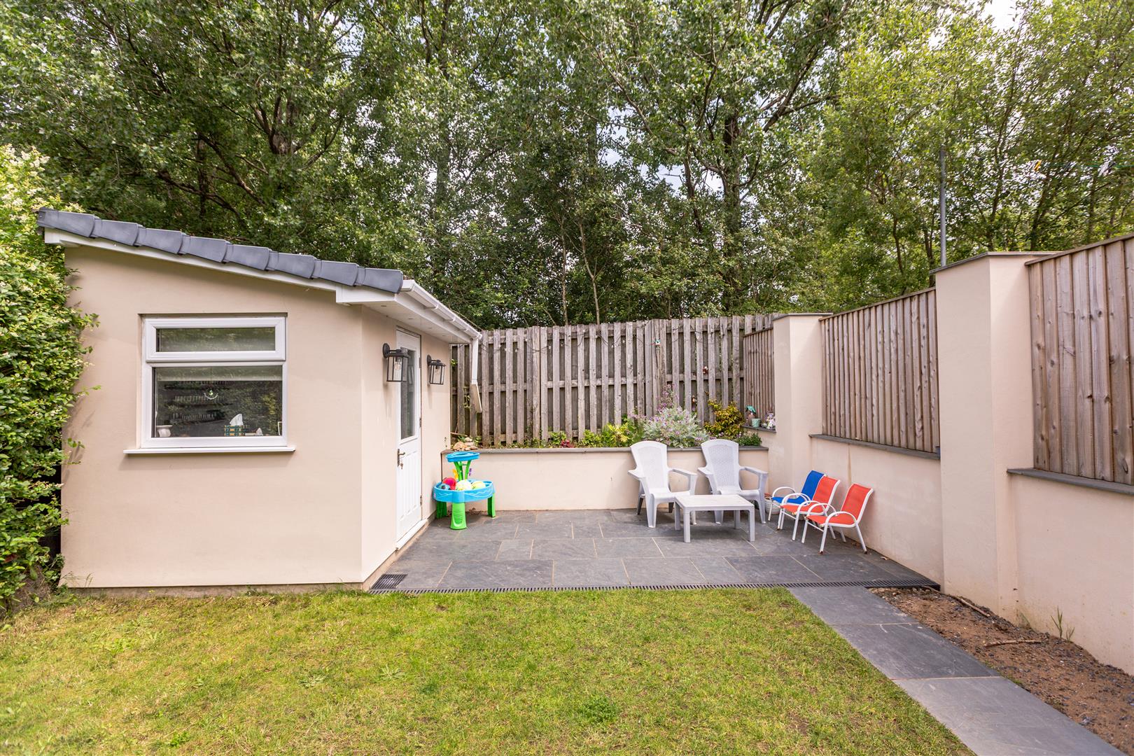 Carmarthen Road, Fforestfach, Swansea, SA5 4BN